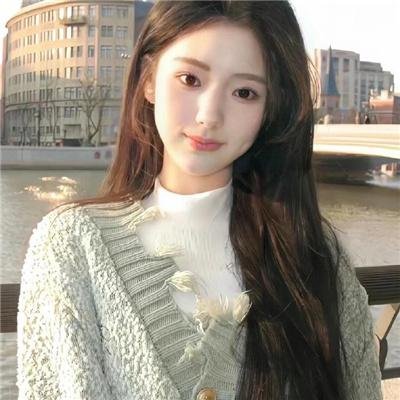 穿黄靴子的女孩